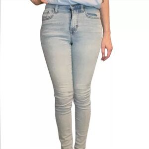 NWOT Aeropostale Size 0 Light Wash High Rise Jeggings